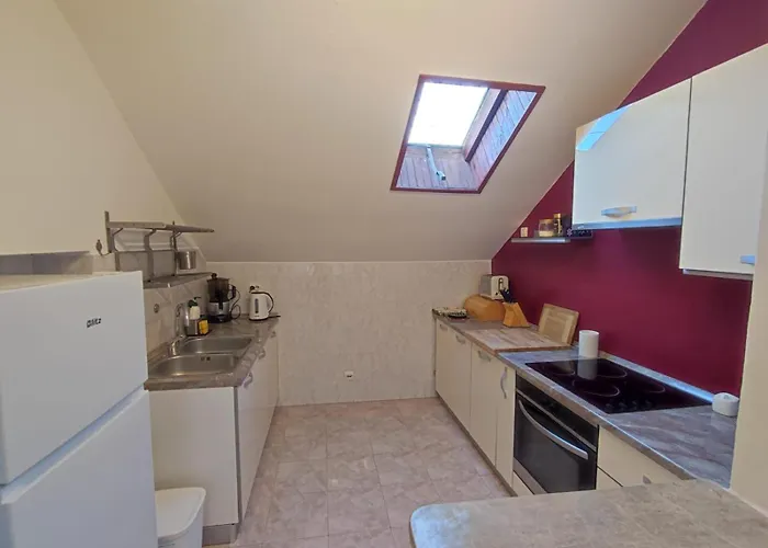 Lunea - Peaceful Retreat In Apartament